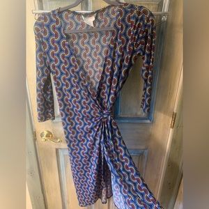 Funky 3/4 sleeve wrap midi dress